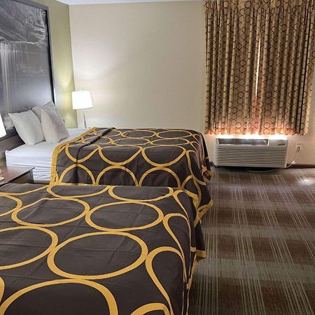 Super 8 By Wyndham Lincoln Hotel Bagian luar foto