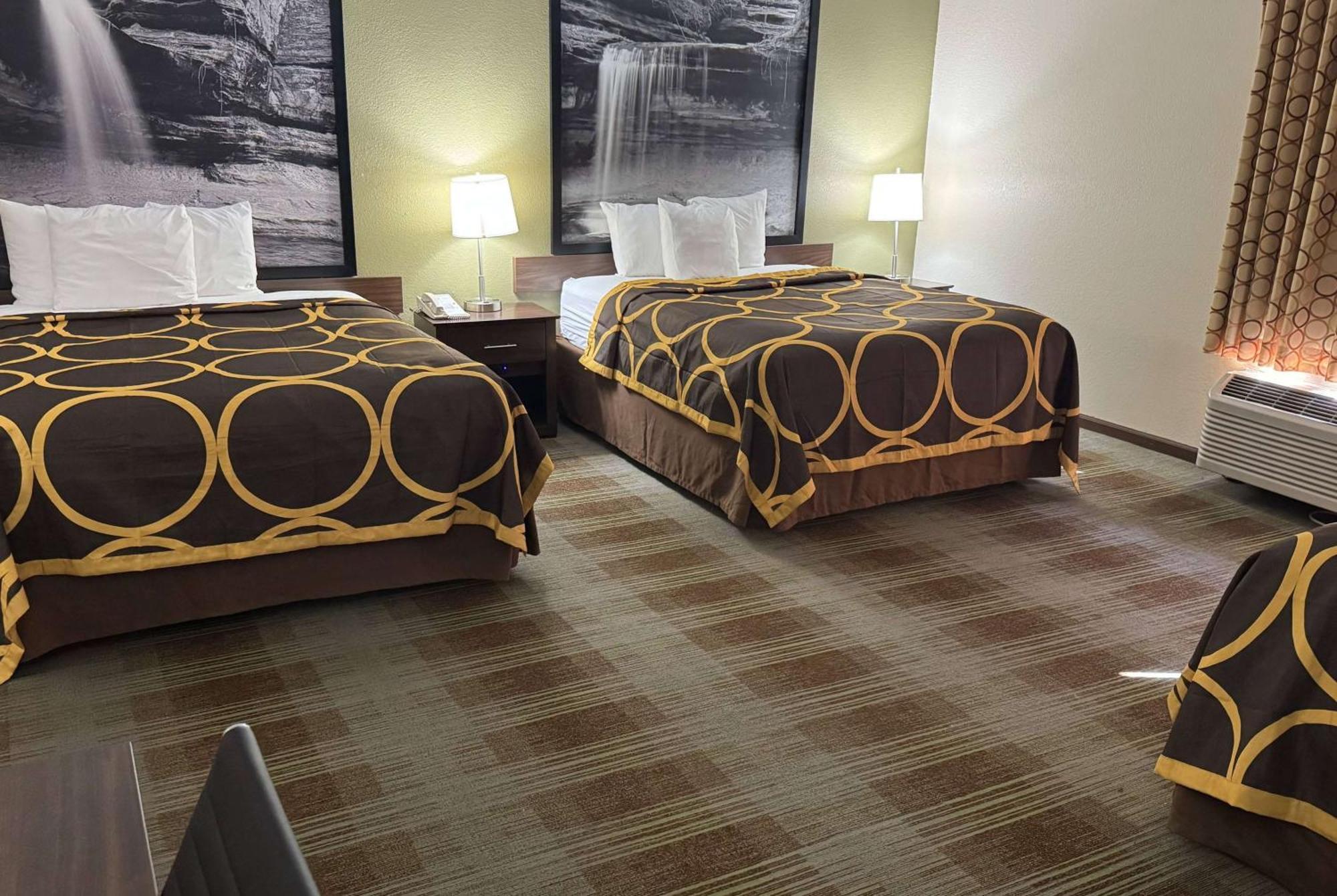 Super 8 By Wyndham Lincoln Hotel Bagian luar foto